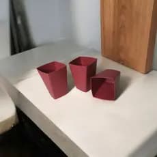10 Copo Quadrado Plástico 300 ml Vermelho Prático Versátil para Bebidas