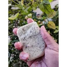 Sabonete Clareador Artesanal – Dolomita, Argila Branca, Camomila e Erva Doce 🌿✨