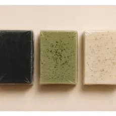 Kit 3 Sabonetes Artesanais - Argila Preta, Verde Hortelã e Branca Dolomita - Clareador, Detox, Controle de Oleosidade
