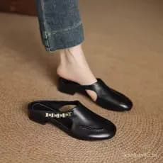 Mules de Couro Genuíno Estilosos para Mulheres com Fivela de Metal, Sapatos de Salto Baixo, Slip On, Sapatos Casuais par