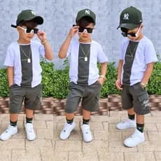 Conjunto Infanil Juvenil Menino  Camisa e Bermuda 2 ao 12 Anos Modelo Natal Ano Novo
