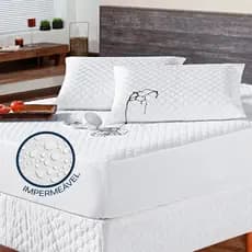 Kit Protetor Colchão Impermeável + Saia Matelada + Protetor Impermeáveis para Travesseiros Vários Tamanhos