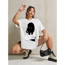Camiseta Gato Preto Lendo Estampa Anime Livro Oversized Manga Curta Ombro Caido Life Style Black Cat Aesthetic Feminino