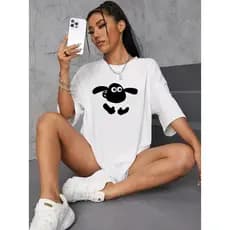Camiseta Shaun Carneiro Fofo Oversized Feminina Manga Curta Aesthetic Básica