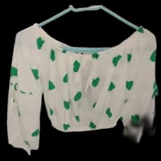 Blusa Feminina Branca com Coração Verde tamanho P