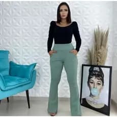 Calça Legging Flare Malha Crepe Boca de Sino com Bolso Casual Feminina Bailarina Flanelada