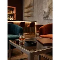 Cinzeiro Decorativo Minimalista - Elegância e Funcionalidade