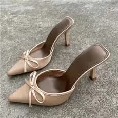 Sapatos femininos de salto alto, bico fino, em cetim, tamanho grande, estilo fashion.