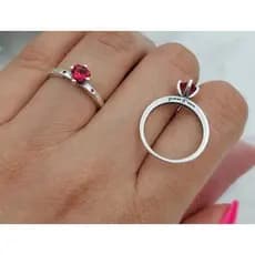 Anel Solitário You & Me Cravejado com Zircônia em Formato de Coração Delicado