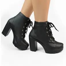 Bota Coturno Salto Alto Tratorado Preto