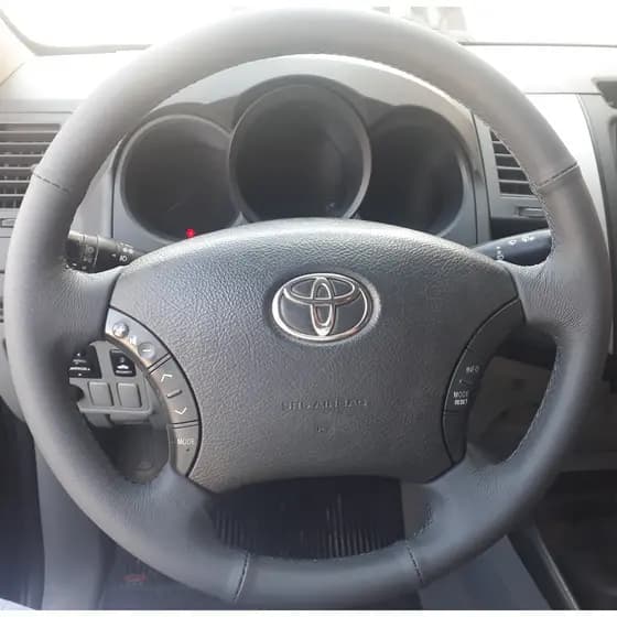 capa de volante costurada Toyota Hilux