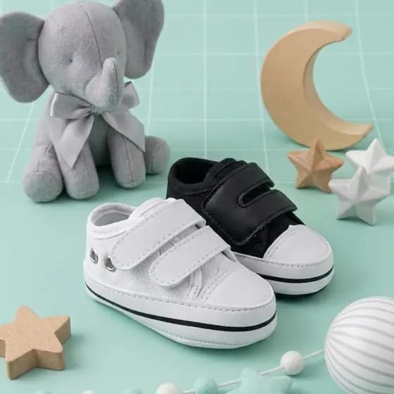 Sapatinho de Bebê Tênis com Velcro Branco e Preto Antiderrapante Unissex