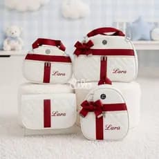 Bolsa maternidade 4 peças detalhes em fitas. Kit bolsa maternidade personalizado. Dilô Kids.
