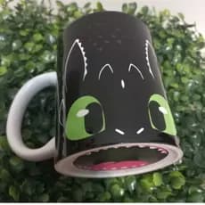 Caneca Personalizada Bocão – Banguela | Como Treinar o Seu Dragão - 325ml - Presente Geek