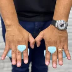 Kit com 2 Luvas anatômicas para musculação e treino
