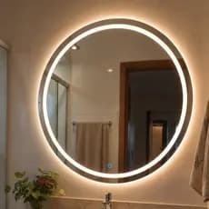 Espelho com LED Mais Forte 3 cores Bivolt Redondo 70x70 Botão Touch Jateado Banheiro Quarto Sala