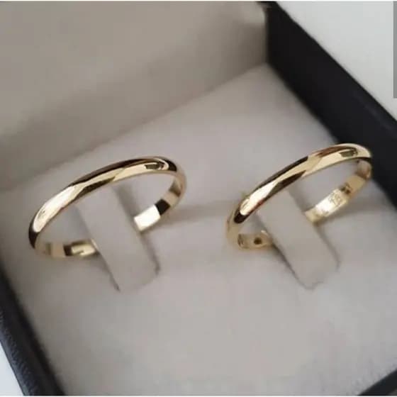 Par Aliança Casamento 2mm Anatômica Aço Inoxidável Dourada