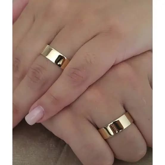 Aliança Reta 8mm Casamento Dourada Unidade.