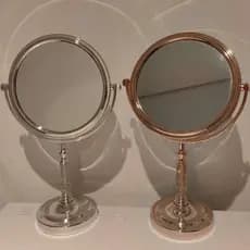 Espelho de mesa dupla face para maquiagem aumento 5x em uma das faces Moldura e base em material plástico