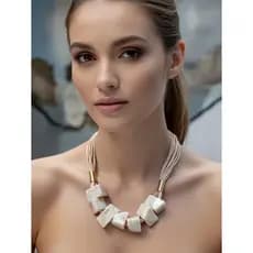 Colar Cristal Ice Cubos Transparente e Multi Fios Branco e Dourado Estilo Boho Elegante