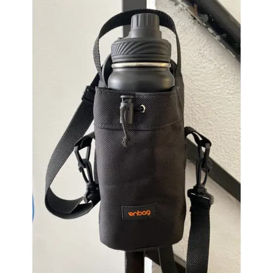 Bolsa Shoulder Fit Magnética de Academia com 3 a 5 Imãs Extra Fortes Contém Suporte Pra Garrafa até 2l Gruda em Maquinas