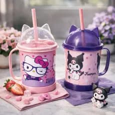 Caneca Infantil Ludica Com Canudo E Tampa 360ml Personagem Hello Kitty & Kuromi Lembrancinha Festa