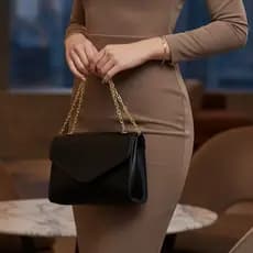 Bolsa de Ombro Feminina Moda Elegante Baguete Estilosa Couro Alça Corrente Promoção Oferta