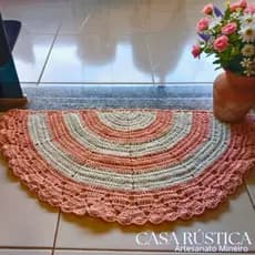 Tapete de Crochê Meia Lua Corações Artesanal Algodão - Banheiro/Quarto