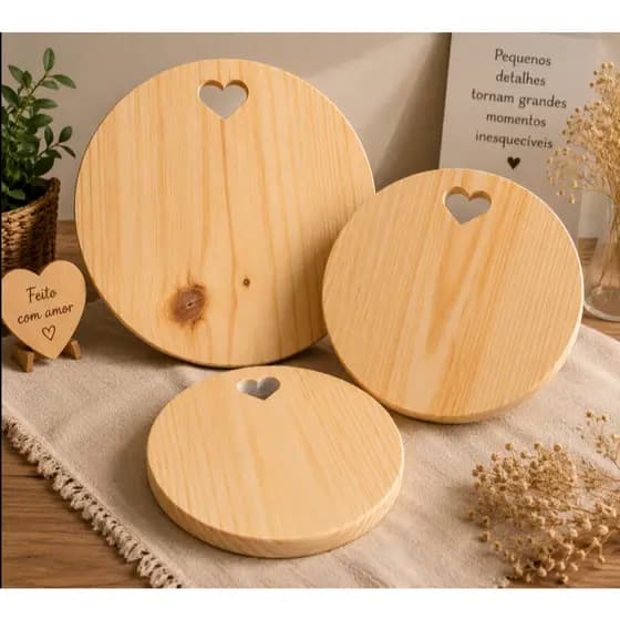 Trio Tábuas Redondas Madeira Pinus com Coração Petisqueira para Frios Queijos Decoração