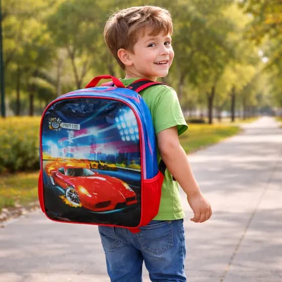 Mochila escolar  de alças reforçadas vermelha carros para menino para creche, passeio, viagens,  colégio.