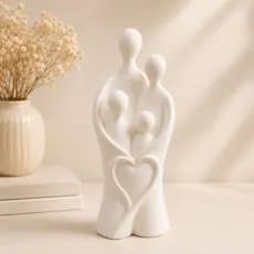 Escultura Família Decorativa Branca com Coração | Estátua Moderna Minimalista para Sala, Quarto e Escritório