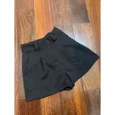 Short alfaiataria simples casual feminina com bolsa e ziper por lado