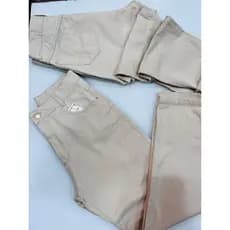 Calça jeans estilo moom feminina simples e casual