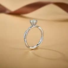 Anel solitário cravejado 5mm Moissanite prata 925 com banho de ródio