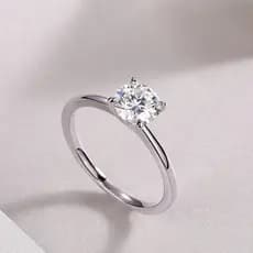 Anel Solitário Moissanite 8mm/2,0ct prata 925 com banho de ródio