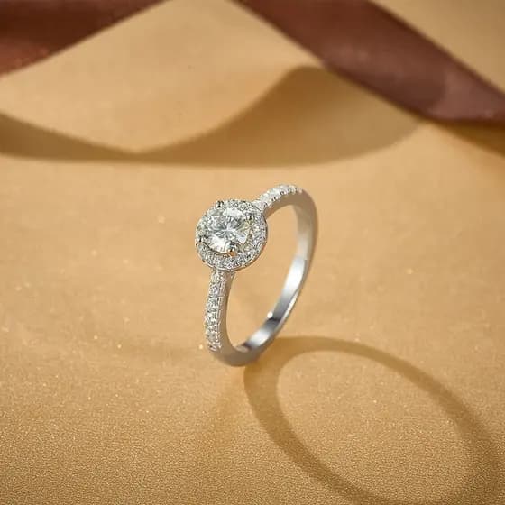 Anel solitário Halo Moissanite 5mm prata 925 com banho de ródio