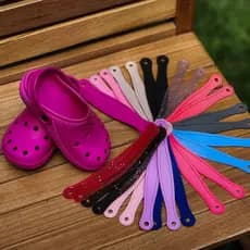 Babuche Infantil Pink Correias Coloridas – Sandália Confortável, Antiderrapante e Personalizável