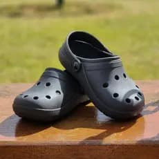 Babuche Preto Infantil Unissex Sandalia Confortável com Correias Coloridas e alto conforto Menino E menina