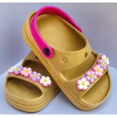 Sandália Papete Infantil Menina Enfeite Flores Casual Cor Capuccino com Correia Leve Macia Confort