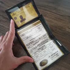 Carteira Porta Documento em Couro Moto Carro e Habilitação Compacta Com Porta Cartão - Envio Imediato