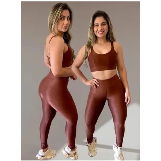 Look tecido canelado, estruturado, com leve brilho de tecido acetinado! Modelagem com cós alto,croped sustentação firme