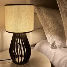Abajur de Mesa Finese 42cm em MDF com Cúpula de Tecido para Quarto Sala Escritório Bivolt