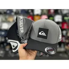 Boné Quiksilver Flex Fit Letreiro Adulto (M) Aba Curva