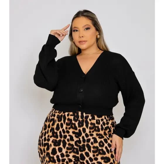 Casaco cropped Plus Size de tricô Premiu com botão forrado Moda Blogueira