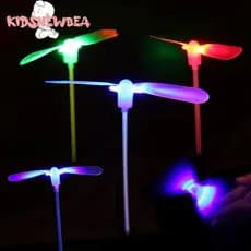 10pc Brinquedos infantis Bamboo Dragonfly Propeller Novidade Em Brinquedos De Plástico/LED Flying Spinning Toys For Kids