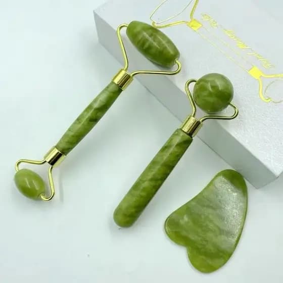 Rolo Pedra de Jade + Placa Gua Sha Massagem Facial Anti Ruga Rolinho Jade Lançamento
