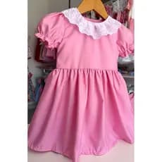 vestido infantil rosa com gola de renda