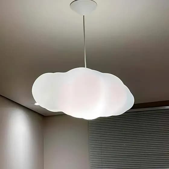 Luminária de Teto Nuvem ☁️ | Visual Algodão Pendente – Toque Mágico para Quartos de Bebê e Festas