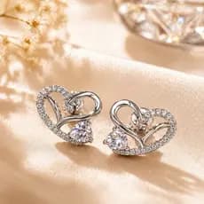 Brinco Coração com Zircônia – Delicado, Romântico e Elegante