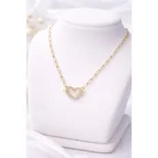 Colar Dourado com Pingente de Coração Cravejado